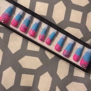 Press on nails